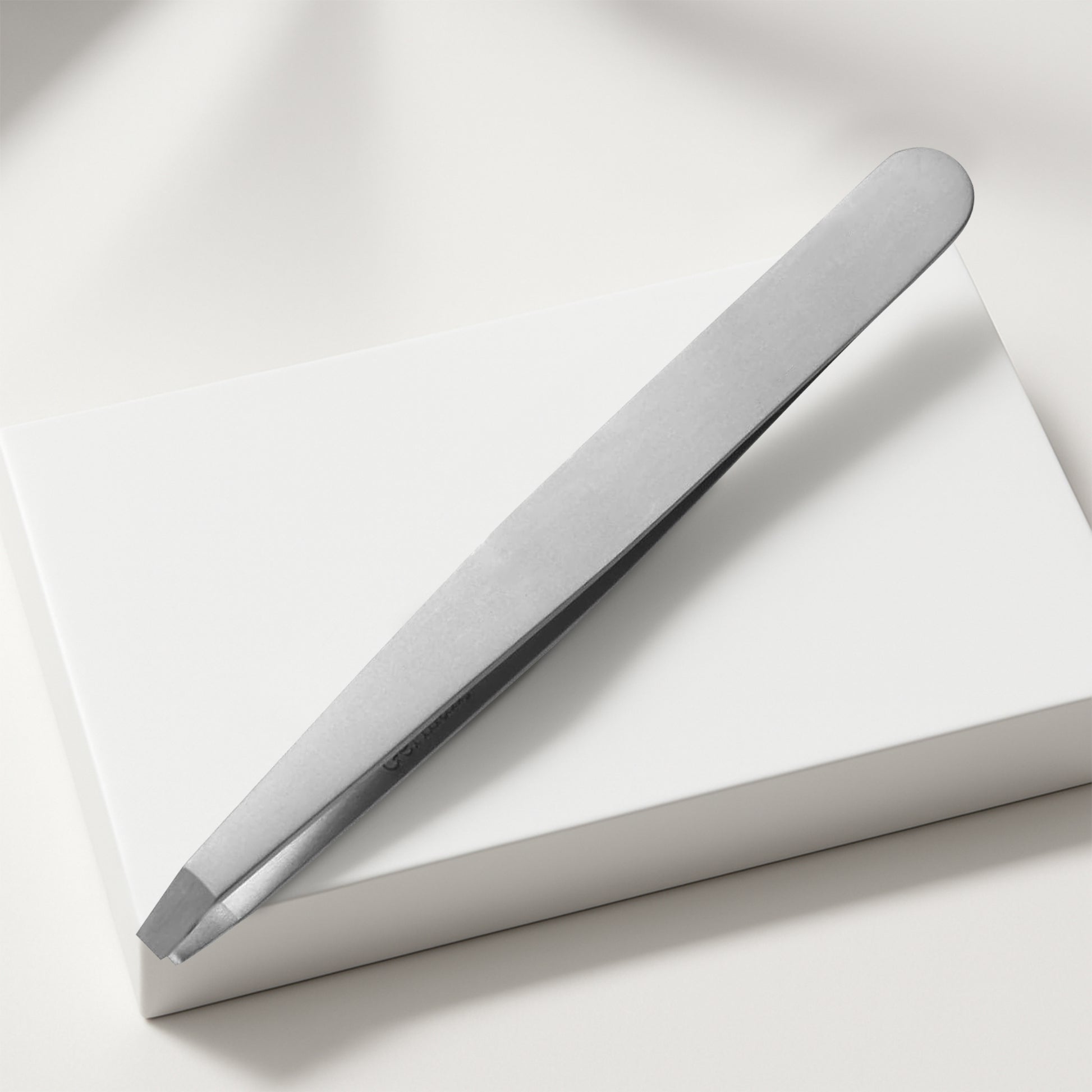 Haar-Pinzette - abgewinkelt gerade Spitze