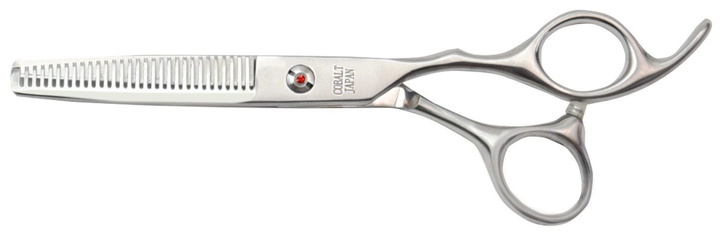 Modelling scissors with one-sided serration