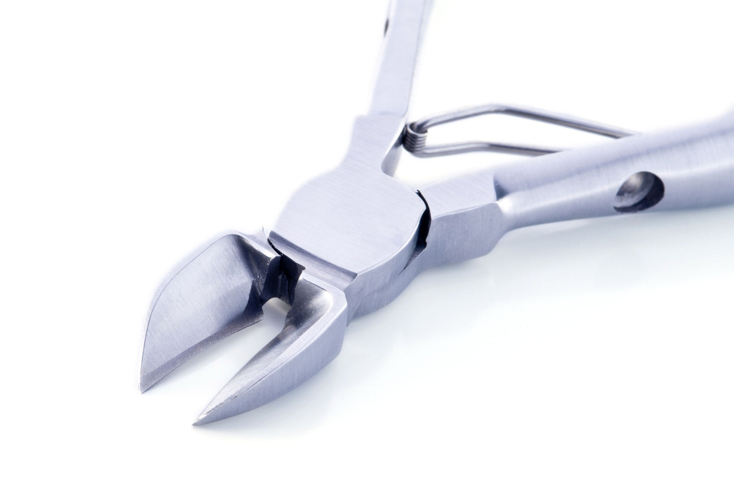 Nail clippers for stronger fingernails