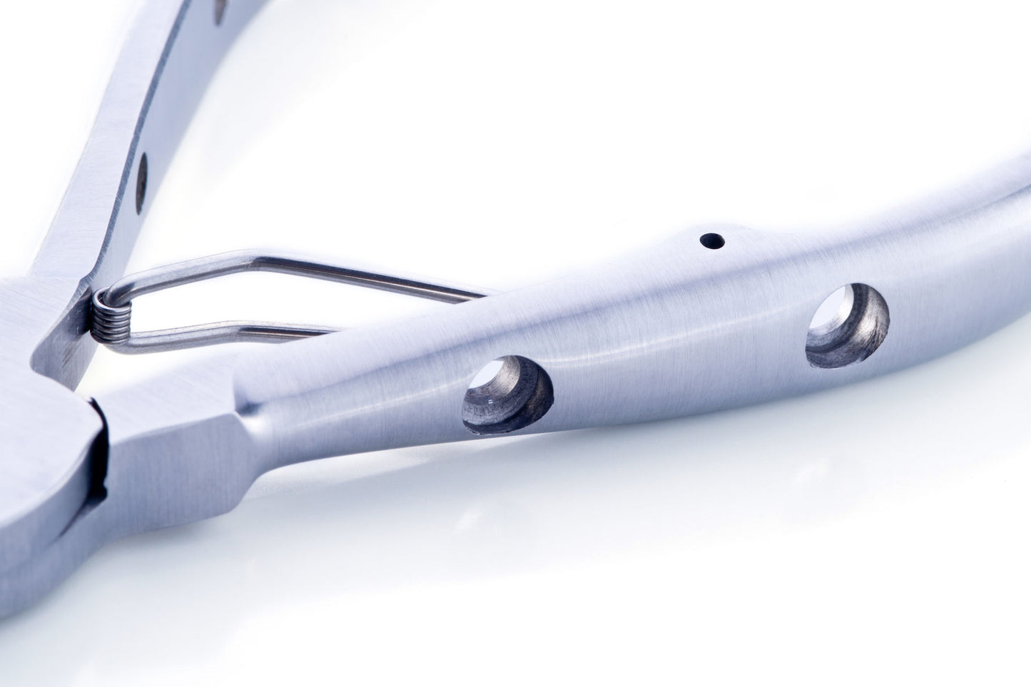 Nail clippers for stronger fingernails